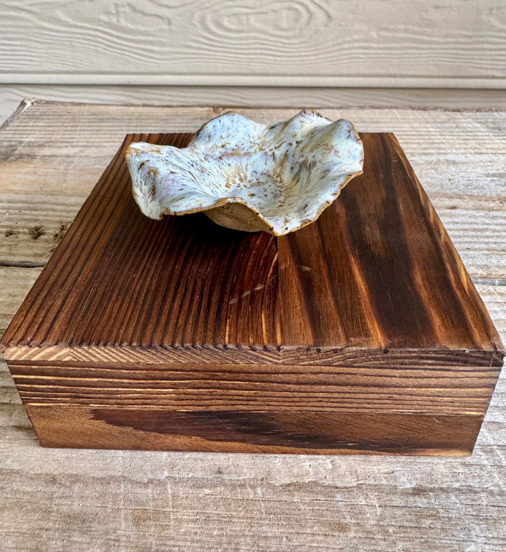 Moonstone Ruffle Trinket Dish — Cream & Blush