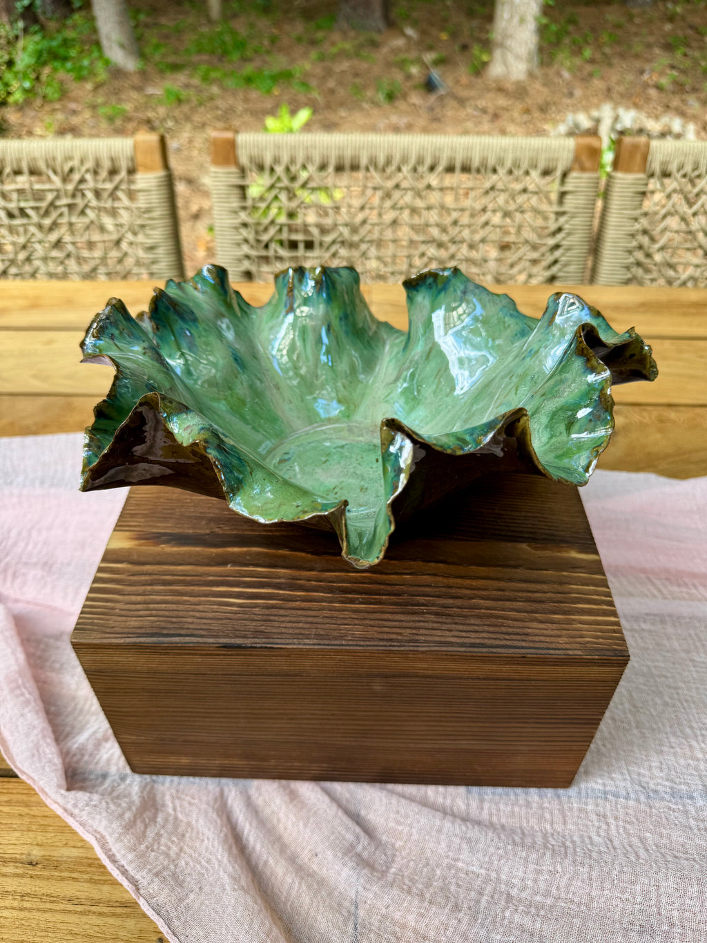 Emerald Ruffle Footed Bowl
