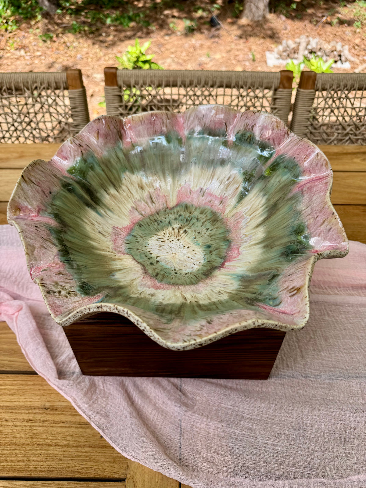 Sunburst Scallop Footed Bowl