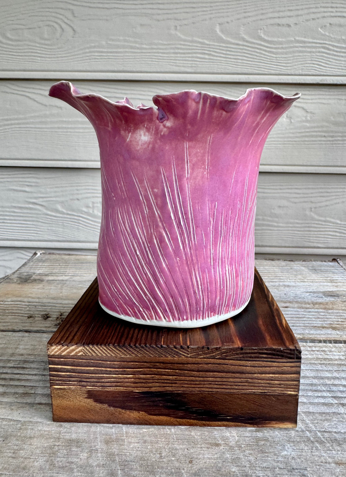 Wildflower Ruffle Vase — Pink Mauve