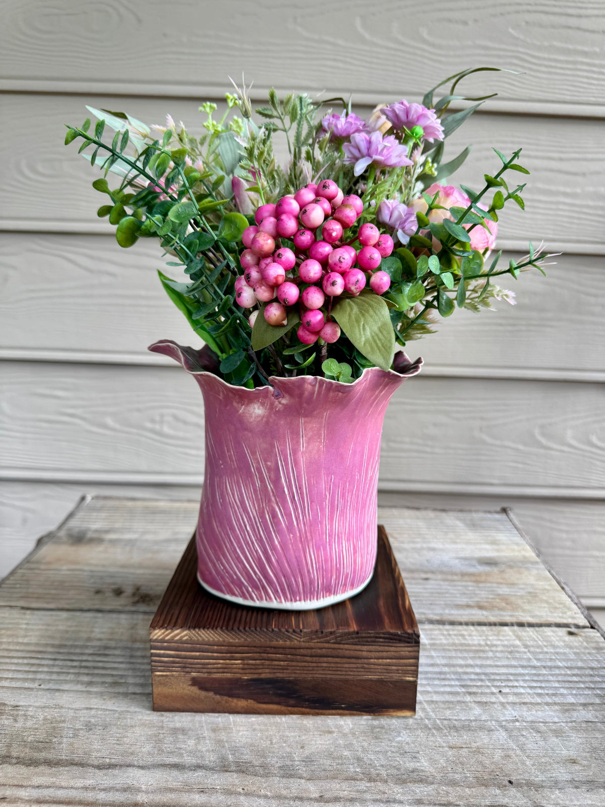 Wildflower Ruffle Vase — Pink Mauve