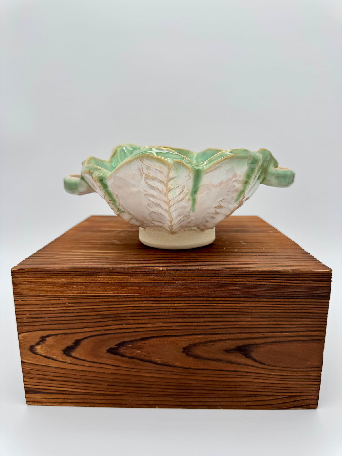 Sage unfurl Handled Leaf Bowl